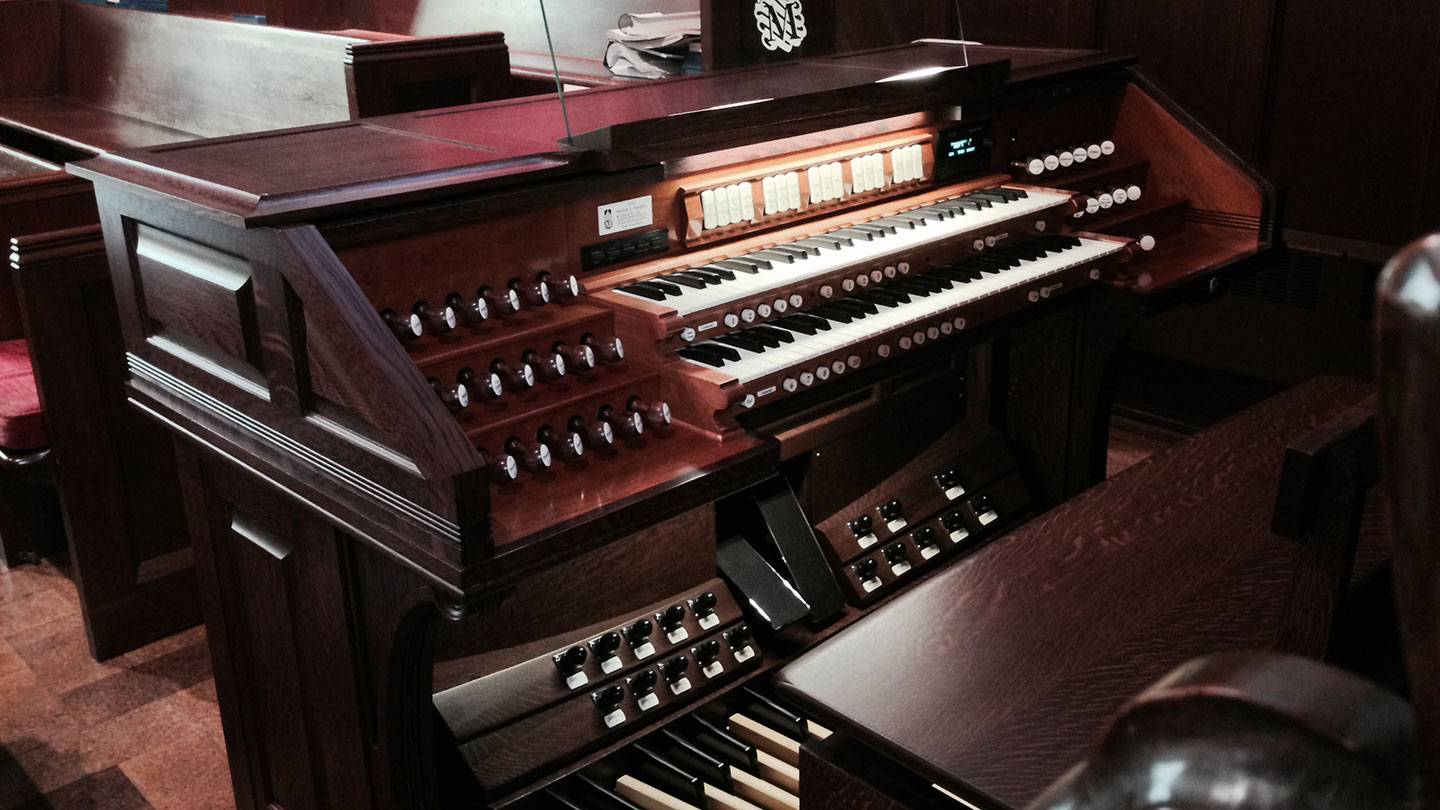 Signiture and Custom Pipe Organ Consoles